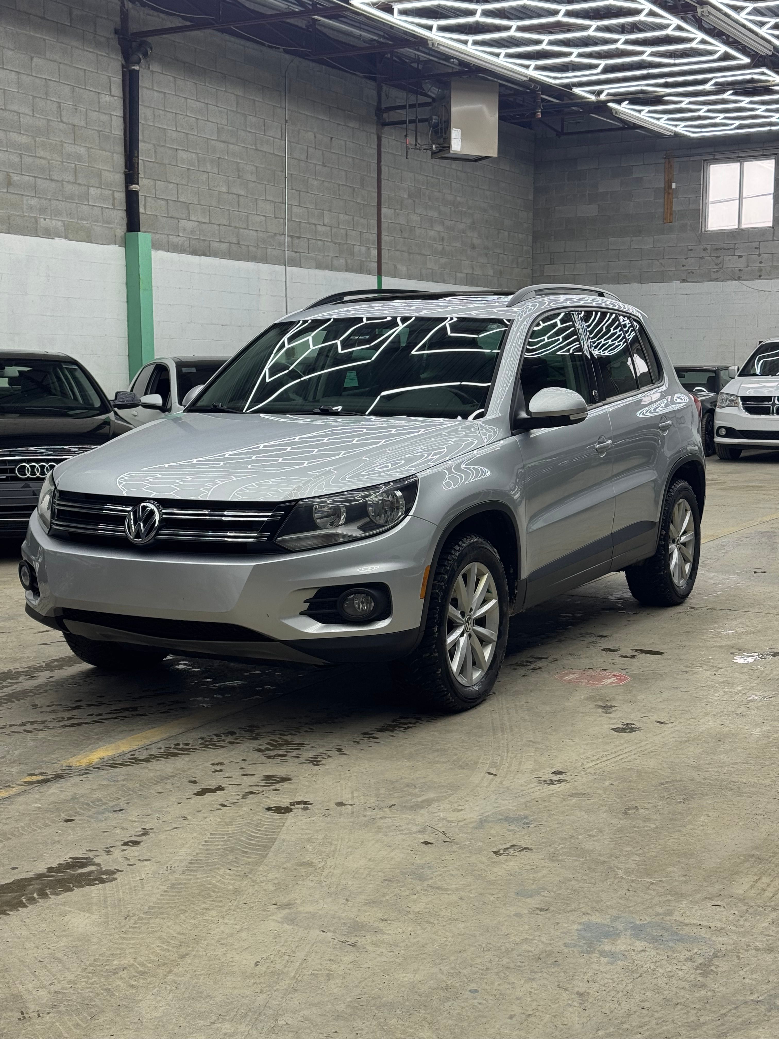2017 VOLKSWAGEN TIGUAN WOLSFBURG